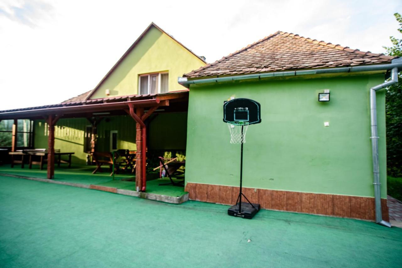 Hotel Marion Poiana Dumbraveni  Luaran gambar